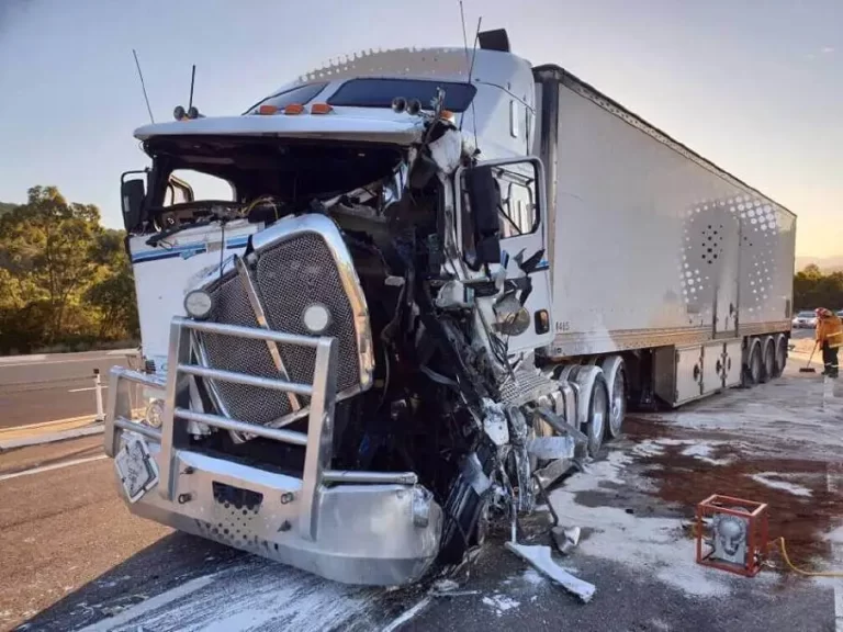 How a Truck Accident Lawyer Can Help You for Claim