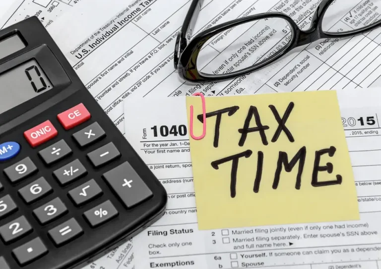 10 Professional Tax Preparers’ Pros and Cons